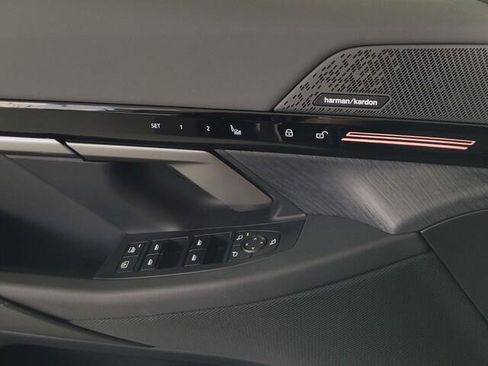 Certified 2025 BMW 530i image 27