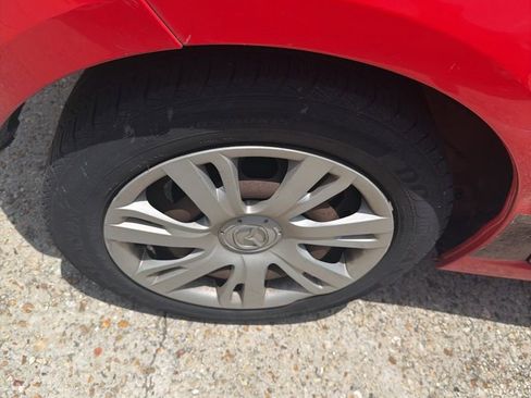 Used 2012 MAZDA MAZDA2 Sport FWD image 6