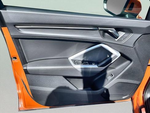 Used 2025 Audi Q3 2.0T Premium image 12