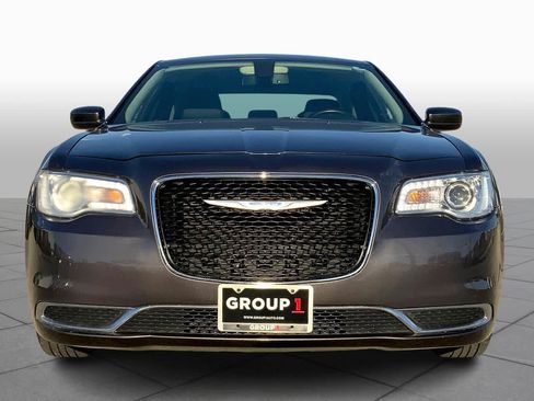 Used 2021 Chrysler 300 Touring image 3