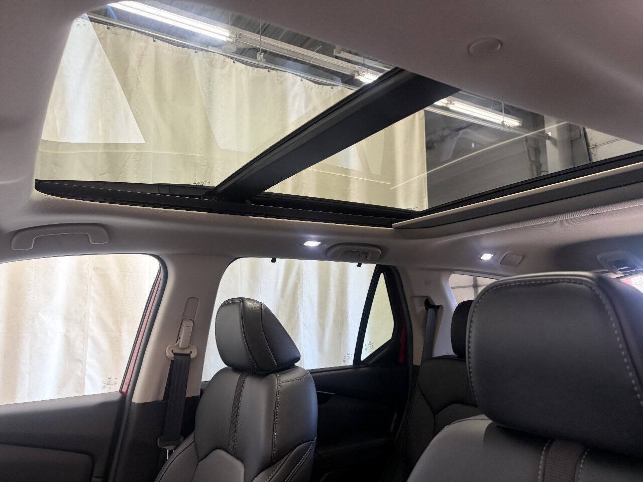 Used 2025 Honda Pilot Touring image 16