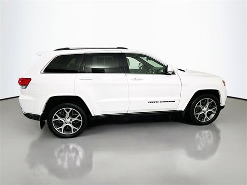 Used 2018 Jeep Grand Cherokee Limited image 8