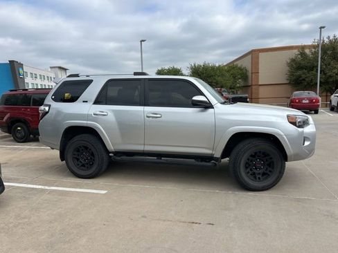 Used 2021 Toyota 4Runner SR5 image 2