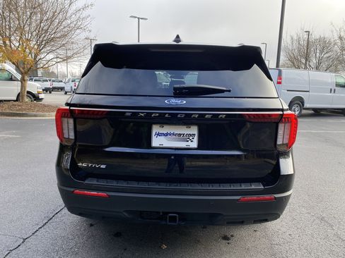 Used 2025 Ford Explorer Active image 8