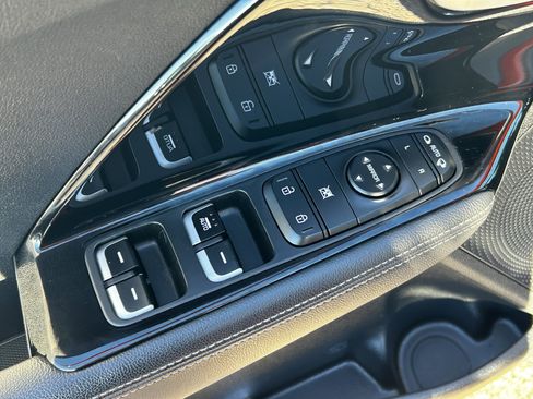 Certified 2022 Kia Niro Touring Special Edition image 21