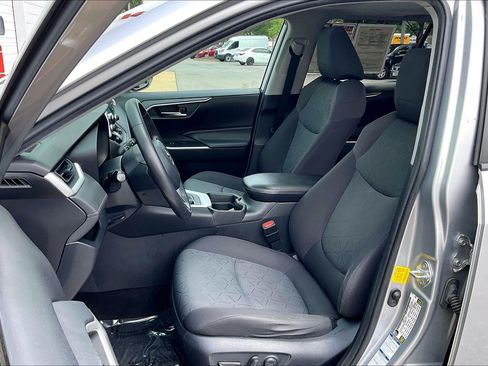 Used 2020 Toyota RAV4 XLE w/ Convenience Package AWD/4WD image 30