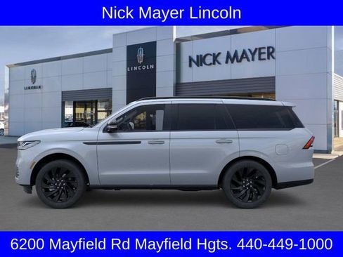 New 2025 Lincoln Navigator Reserve w/ Jet Appearance Package image 3