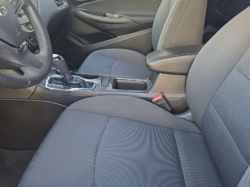 Used 2019 Chevrolet Cruze LT w/ Convenience Package image 4