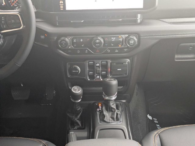 New 2026 Jeep Wrangler Unlimited Sahara AWD/4WD image 20