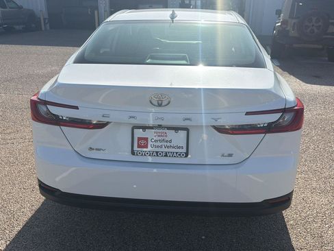 Used 2025 Toyota Camry LE FWD image 4