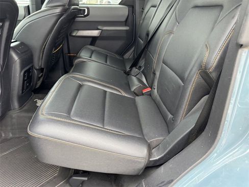 Used 2022 Ford Bronco Badlands image 8