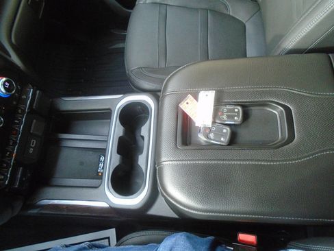 Used 2021 GMC Sierra 2500 Denali w/ Denali Ultimate Package image 56