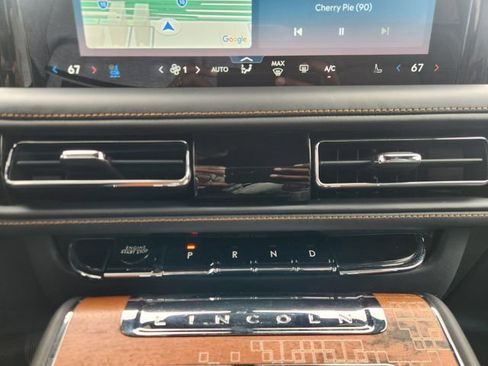 Used 2025 Lincoln Aviator Black Label AWD/4WD image 18