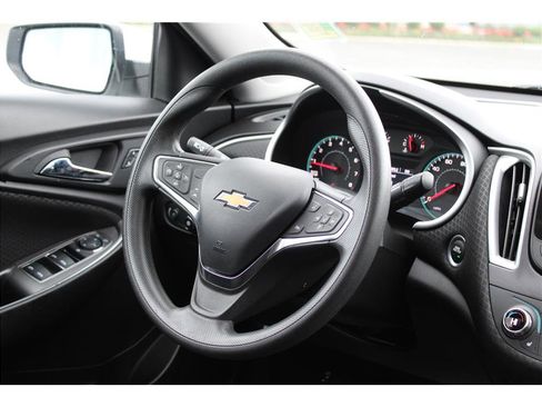 Used 2024 Chevrolet Malibu LT image 16