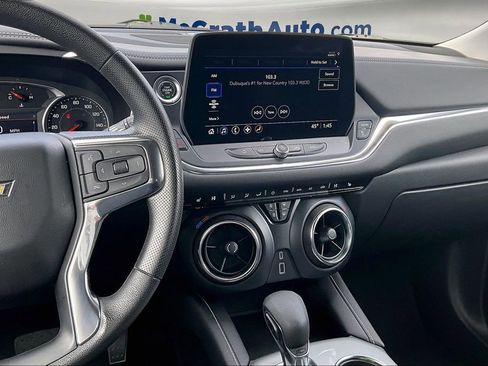 Used 2025 Chevrolet Blazer LT image 9