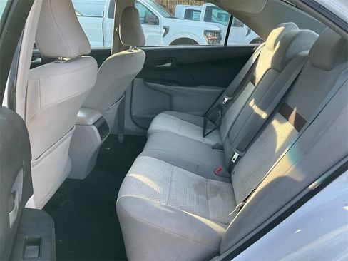 Used 2013 Toyota Camry LE image 14