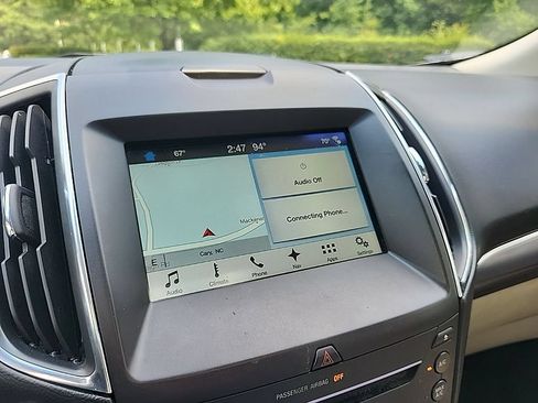 Used 2017 Ford Edge Titanium w/ Equipment Group 301A FWD image 10