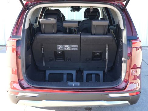 Used 2024 Kia Carnival SX Prestige image 9