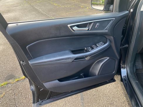 Used 2019 Ford Edge SEL w/ Equipment Group 201A AWD/4WD image 10