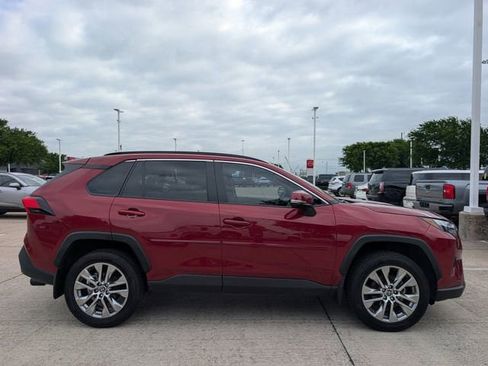 Used 2025 Toyota RAV4 XLE Premium FWD image 3