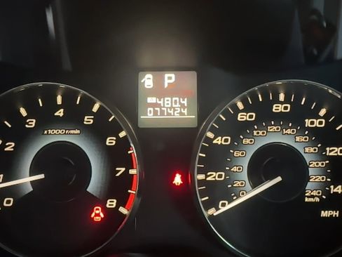 Used 2010 Subaru Outback 2.5i Limited w/ Popular Equipment Group 1B image 8