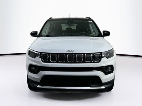 Used 2022 Jeep Compass Limited AWD/4WD image 2