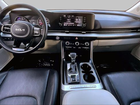 Used 2022 Kia Carnival LX FWD image 15