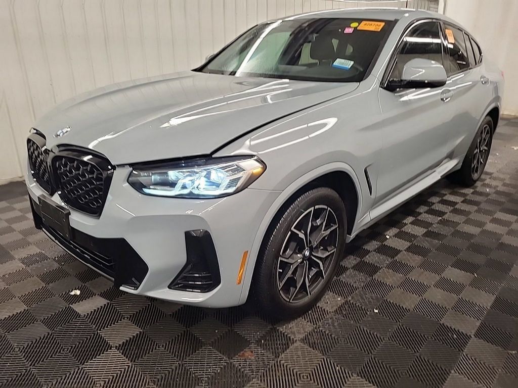 Used 2025 BMW X4 xDrive30i AWD/4WD image 2