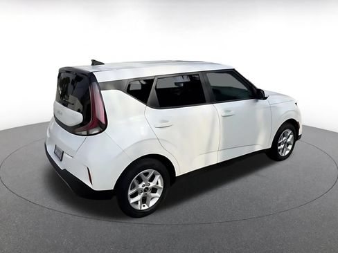Used 2025 Kia Soul LX w/ LX Technology Package FWD image 15