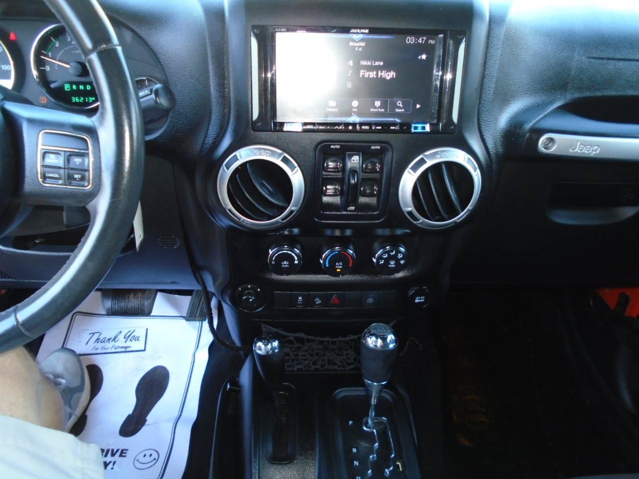 Used 2015 Jeep Wrangler Unlimited Rubicon w/ Connectivity Group AWD/4WD image 16
