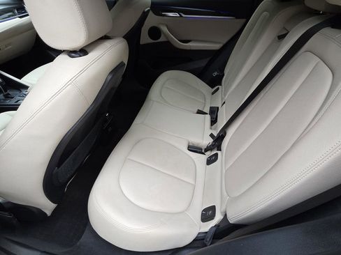 Used 2021 BMW X1 sDrive28i w/ Convenience Package image 9