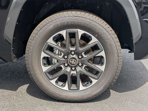 New 2026 Toyota Tundra Limited AWD/4WD image 12