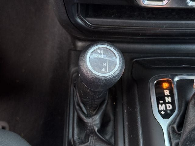 Used 2023 Jeep Wrangler Unlimited Sport AWD/4WD image 19