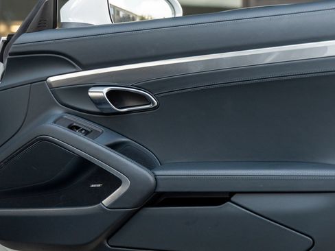 Certified 2024 Porsche 718 Cayman RWD image 34