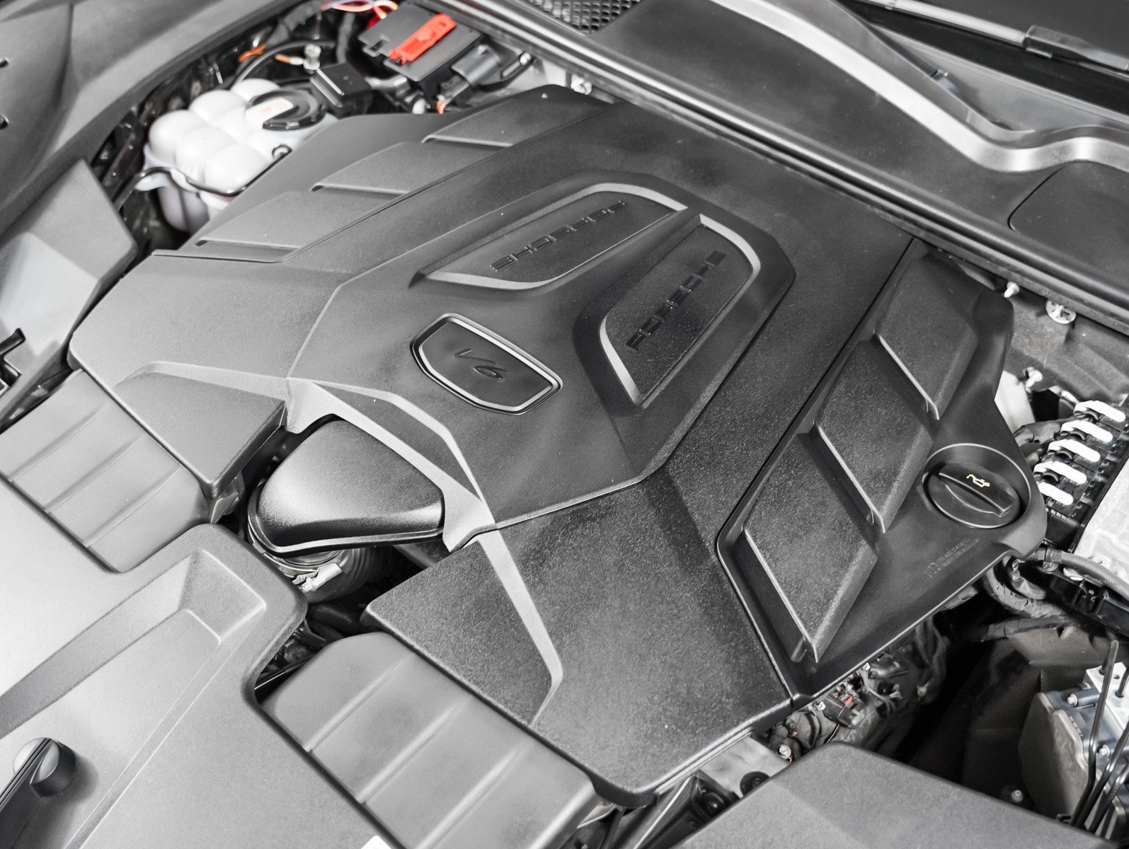 Certified 2024 Porsche Cayenne Coupe AWD/4WD image 7