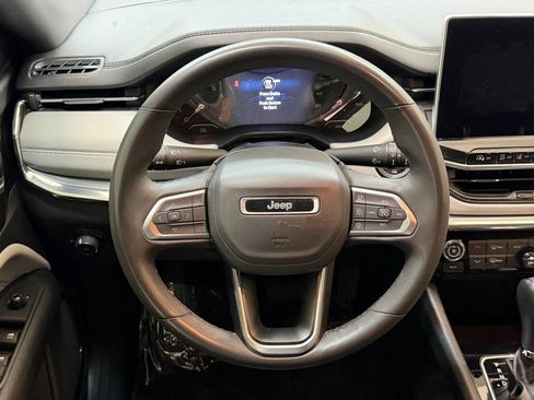 Used 2023 Jeep Compass Limited AWD/4WD image 11