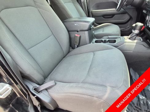 Certified 2019 Jeep Wrangler Unlimited Sahara AWD/4WD image 40