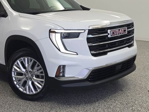 Used 2024 GMC Acadia Elevation AWD/4WD image 2