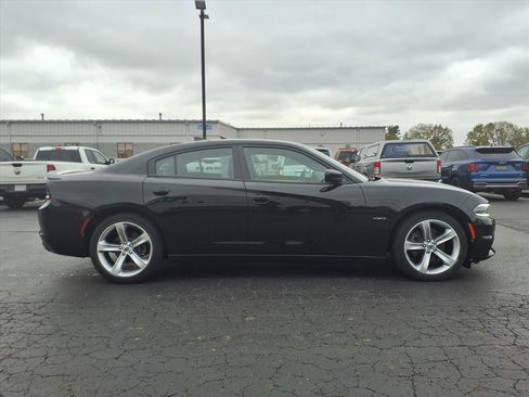 Certified 2017 Dodge Charger R/T image 2