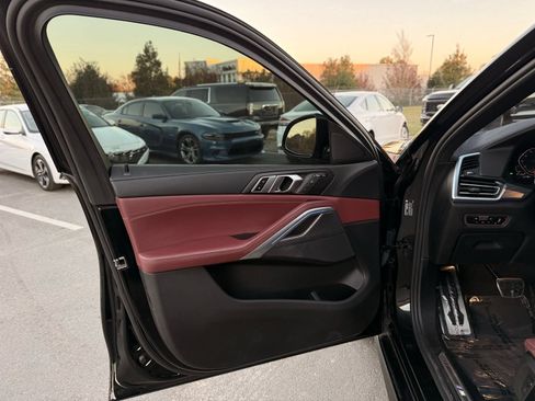 Used 2022 BMW X6 xDrive40i w/ M Sport Package AWD/4WD image 17