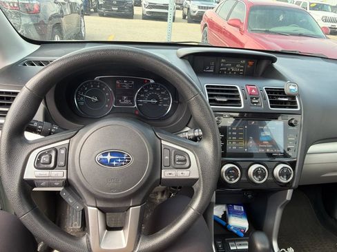 Used 2018 Subaru Forester 2.5i Premium AWD/4WD image 10