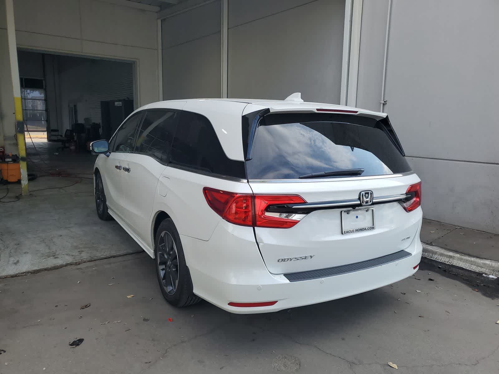 Used 2024 Honda Odyssey Elite image 4