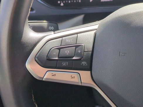 Used 2024 Volkswagen Taos SE image 20