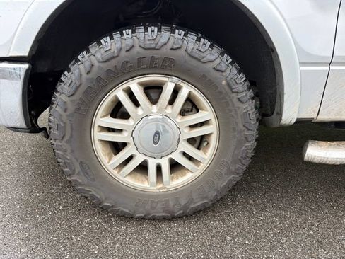 Used 2014 Ford F150 Lariat w/ Equipment Group 501A Mid AWD/4WD image 4