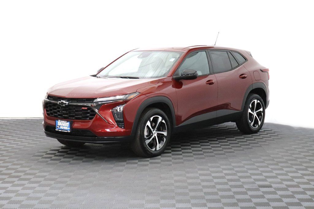 Used 2024 Chevrolet Trax RS w/ Driver Confidence Package FWD image 3