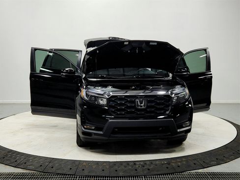 Used 2023 Honda Passport EX-L image 10