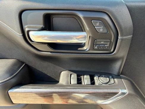 Used 2020 Chevrolet Silverado 1500 LTZ AWD/4WD image 17