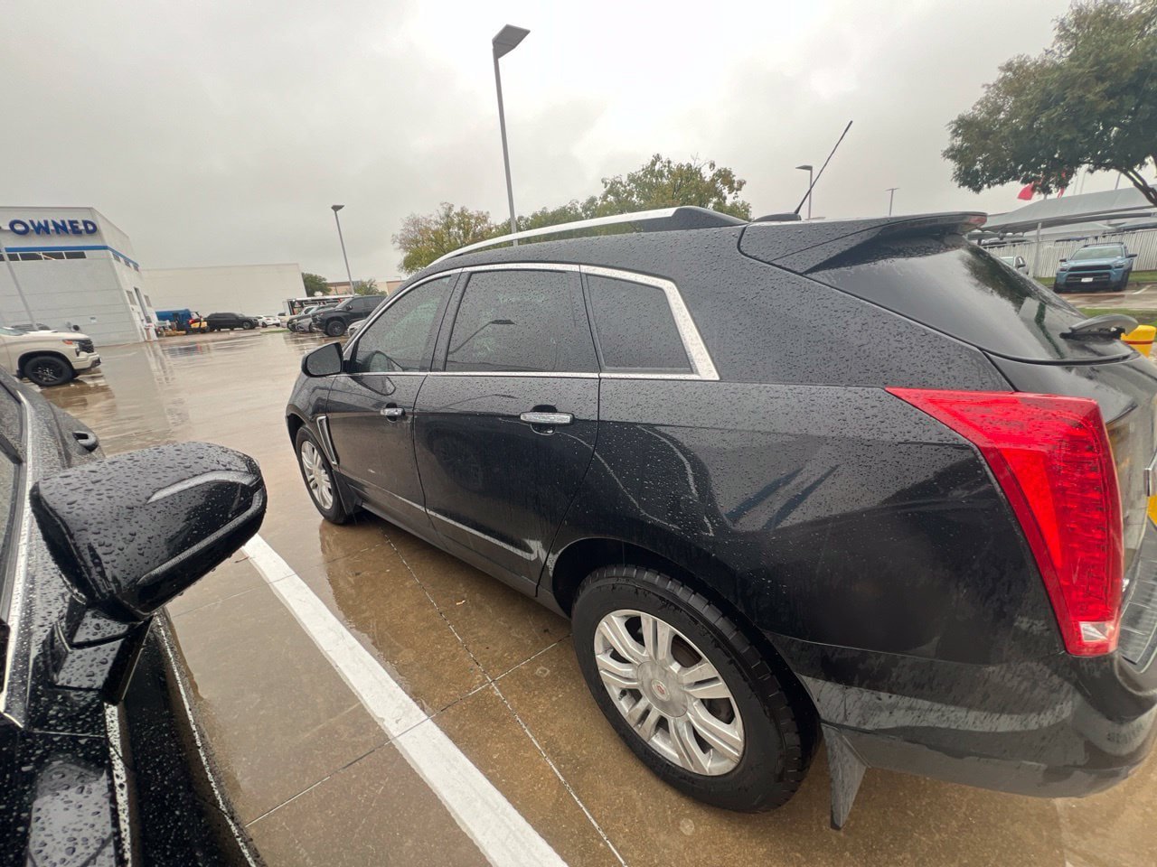 Used 2015 Cadillac SRX Luxury w/ Driver Awareness Package FWD image 7