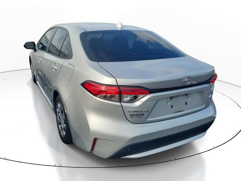 Used 2021 Toyota Corolla LE FWD image 6