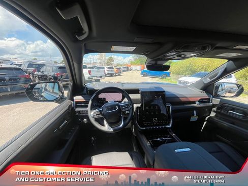 New 2025 GMC Yukon XL Denali w/ Denali Reserve Package image 16